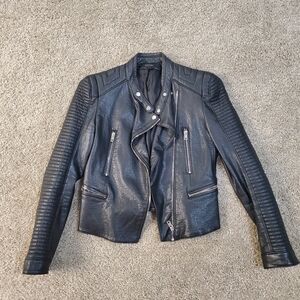 Women's Zara Black Fauz Leather Moto Style Jacket. size small.